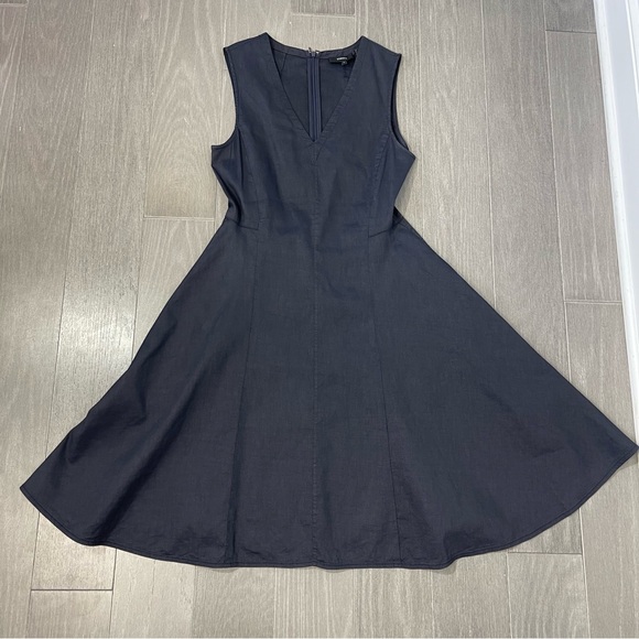 THEORY LINEN KALSINGTON FIT & FLARE DRESS 4 NAVY BLUE MIDI SLEEVELESS POCKETS - Picture 6 of 16